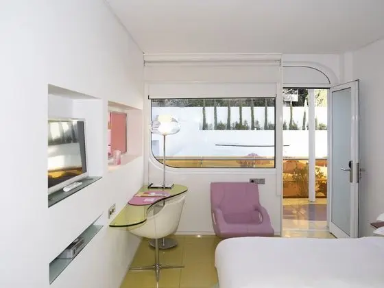 Bungalov, Havuz Kenarı