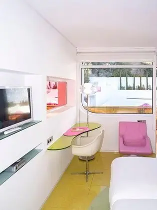 Bungalov, Havuz Kenarı