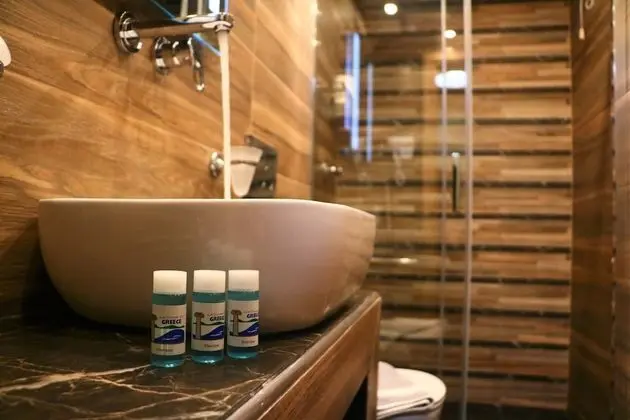Deluxe Üç Kişilik Oda