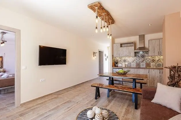 Semiso Beach Suites - Apartment 1