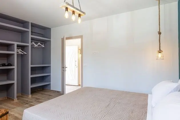 Semiso Beach Suites - Apartment 1