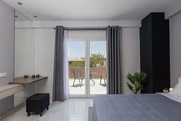 Semiso Beach Suites - Apartment 3