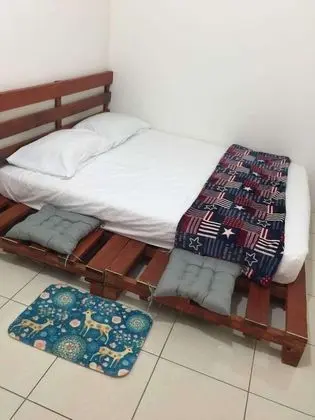 Oda, 1 Büyük (Queen) Boy Yatak, Ortak Banyo