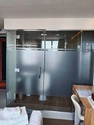 Deluxe Tek Büyük Yataklı Oda, Birden Çok Yatak, Deniz Manzaralı