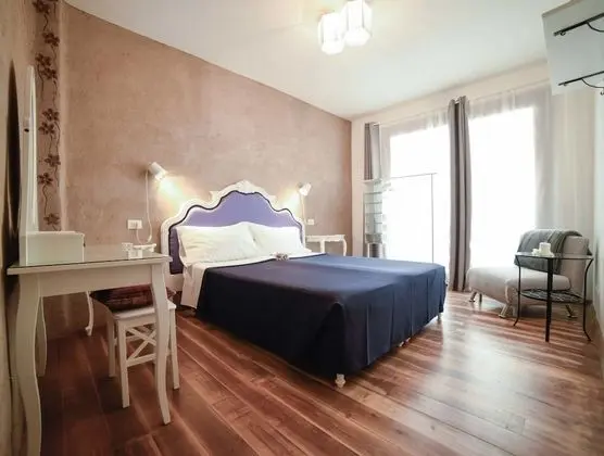 Tek Büyük Yataklı Oda, Balkon