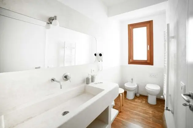 Tek Büyük Yataklı Oda, Balkon