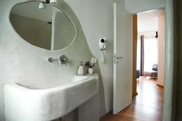 Tek Büyük Yataklı Oda, Balkon