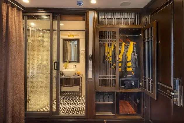 Deluxe Tek Büyük veya İki Ayrı Yataklı Oda, Balkon (1st Floor)