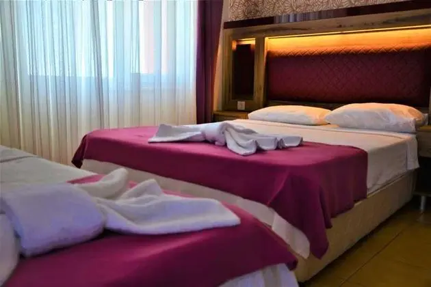 Standart Üç Kişilik Oda, Kısmi Deniz Manzaralı