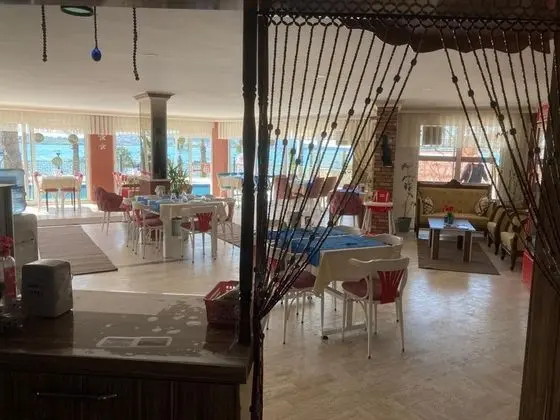 3 Kişilik Deniz Manzaralı Balkonlu Oda