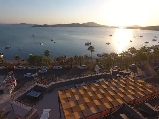 Çatı Katı Aile Odası Deniz Manzaralı Teraslı