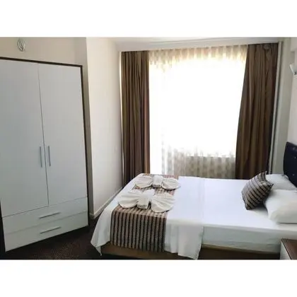 Deniz Manzaralı Balkonlu Oda