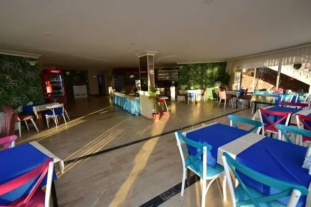 Superior Deniz Manzaralı Balkonlu Oda