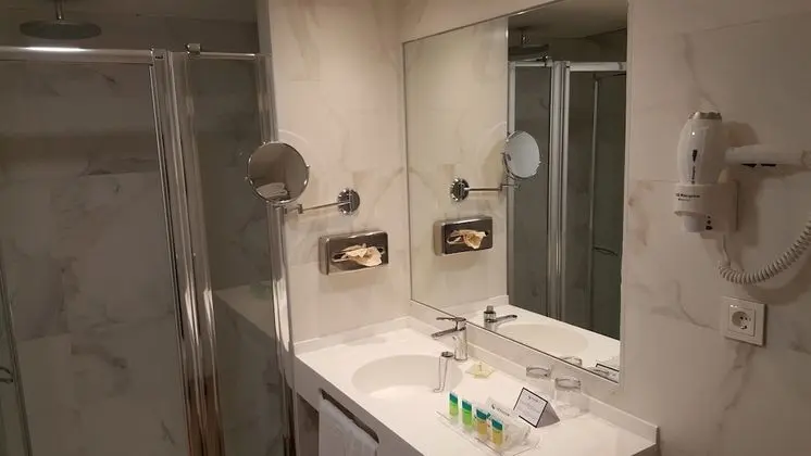 Superior Tek Büyük Yataklı Oda