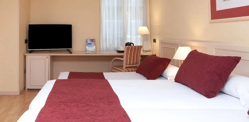 Standard Üç Kişilik Oda