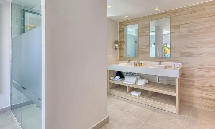 Senator Imperial One Bedroom Suite Ocean View