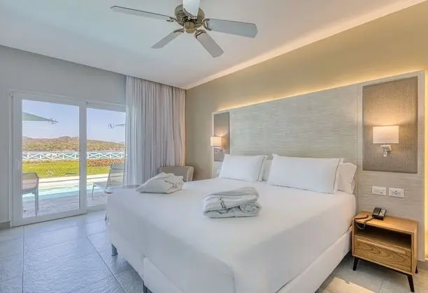 Senator Swim Up Suite Ocean View