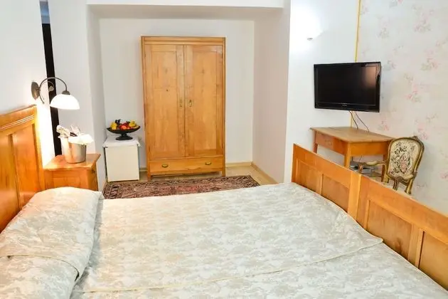 Tek Büyük veya İki Ayrı Yataklı Oda