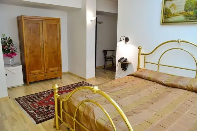 Tek Büyük veya İki Ayrı Yataklı Oda