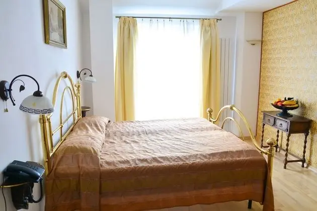 Tek Büyük veya İki Ayrı Yataklı Oda