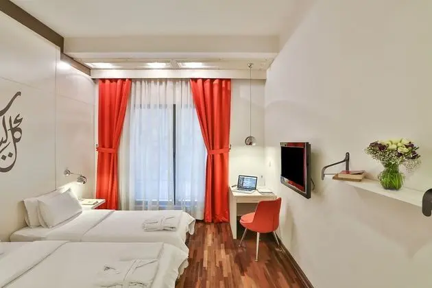 Basic Tek Büyük Yataklı Oda (Basement)