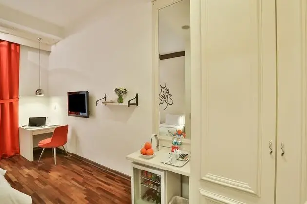 Basic Tek Büyük Yataklı Oda (Basement)