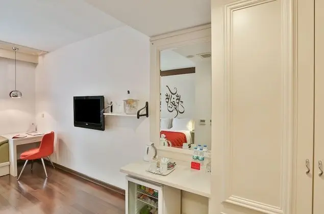 Basic Tek Büyük Yataklı Oda (Basement)