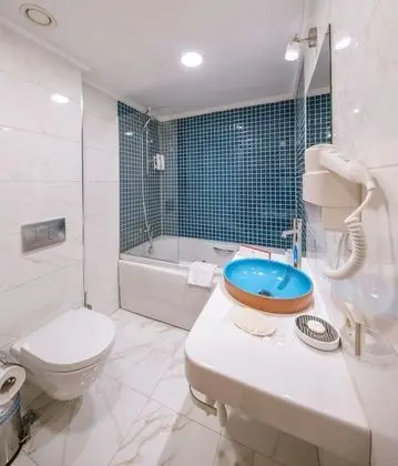 Deluxe Tek Büyük Yataklı Oda, Balkon