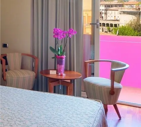 Comfort Tek Büyük Yataklı Oda