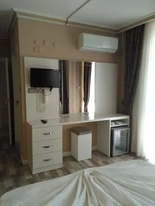 Triple, Bahçe Manzaralı