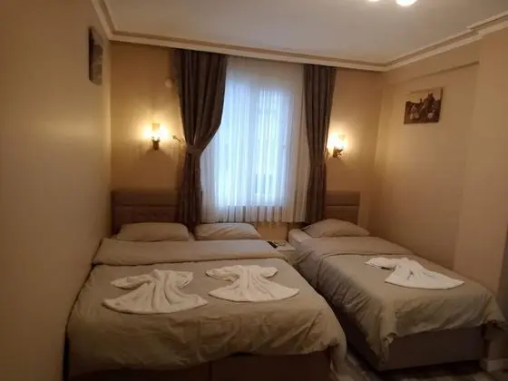 Triple, Bahçe Manzaralı