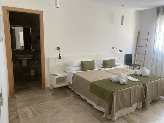 Superior Tek Büyük veya İki Ayrı Yataklı Oda