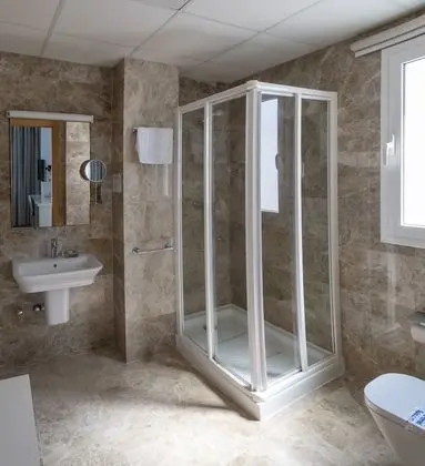 Superior Tek Büyük veya İki Ayrı Yataklı Oda