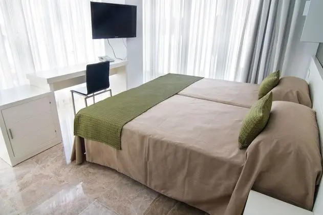 Tek Büyük veya İki Ayrı Yataklı Oda