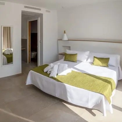 Tek Büyük veya İki Ayrı Yataklı Oda, Teras