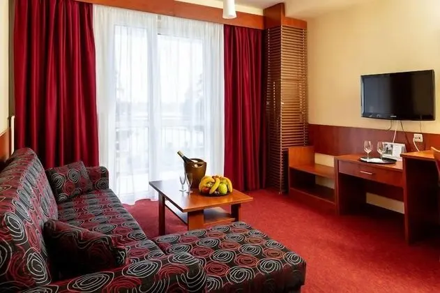 Apart Daire, Balkon, Göl Manzaralı