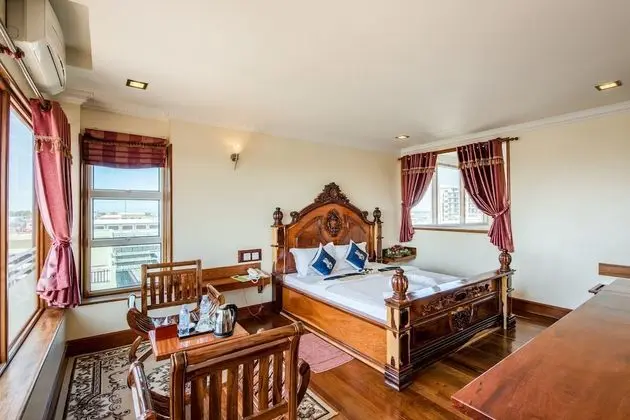 Deluxe Tek Büyük Yataklı Oda, Bahçe Manzaralı