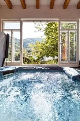 Ev, Özel Banyo, Nehir Manzaralı (Altes Winzerhaus)