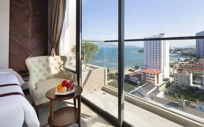 Deluxe Tek Büyük veya İki Ayrı Yataklı Oda, Balkon, Deniz Manzaralı (Senior)