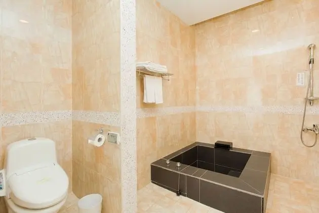 Basic Tek Büyük Yataklı Oda, Dağ Manzaralı (with ceiling window)