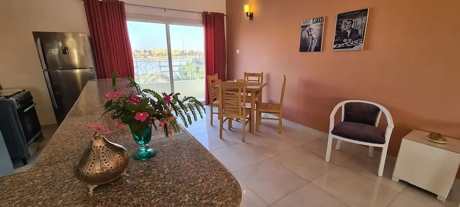 Apart Daire, 2 Yatak Odası, Nehir Manzaralı