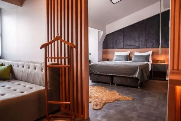 Executive Suite, Nehir Manzaralı
