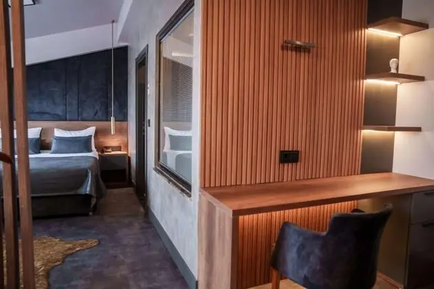 Executive Suite, Nehir Manzaralı