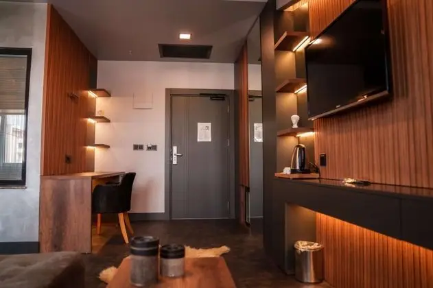 Executive Suite, Nehir Manzaralı