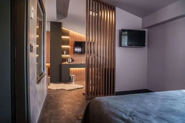 Executive Suite, Nehir Manzaralı
