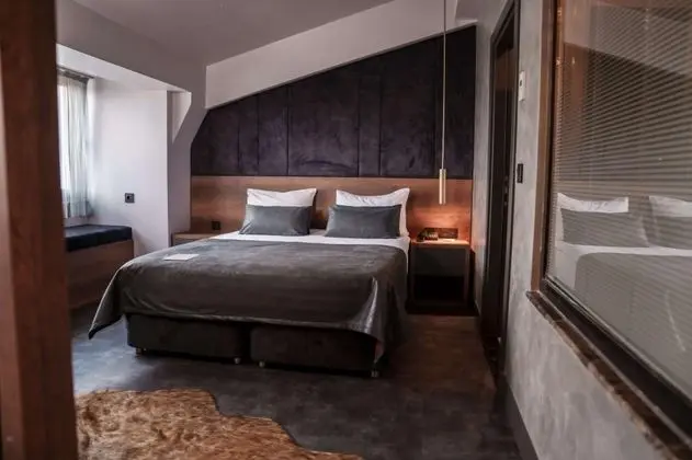 Executive Suite, Nehir Manzaralı