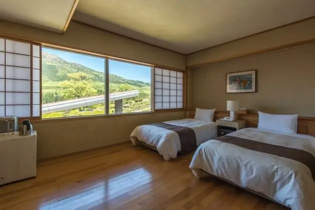 Oda, Sigara İçilmez, Ortak Banyo (Japanese-Western Style)