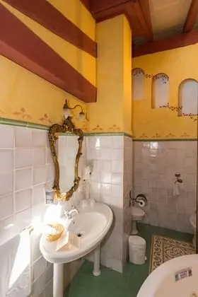 Superior Tek Büyük Yataklı Oda (King size con Jacuzzi)
