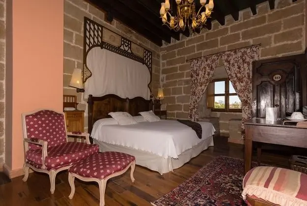Tek Büyük Yataklı Oda, Sıcak Su Küveti (Themed)