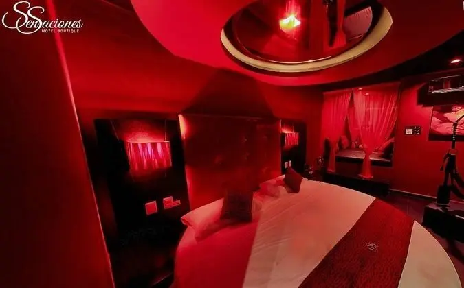 Superior Süit (Roja with Round Bed)